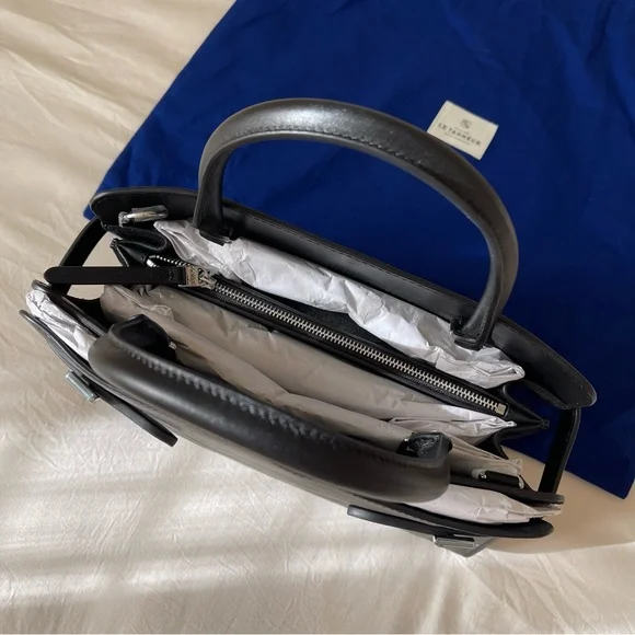 Brand New- Le Tanneur Emie Medium Handbag in Smooth Leather 🖤✨ - Picture 5 of 16